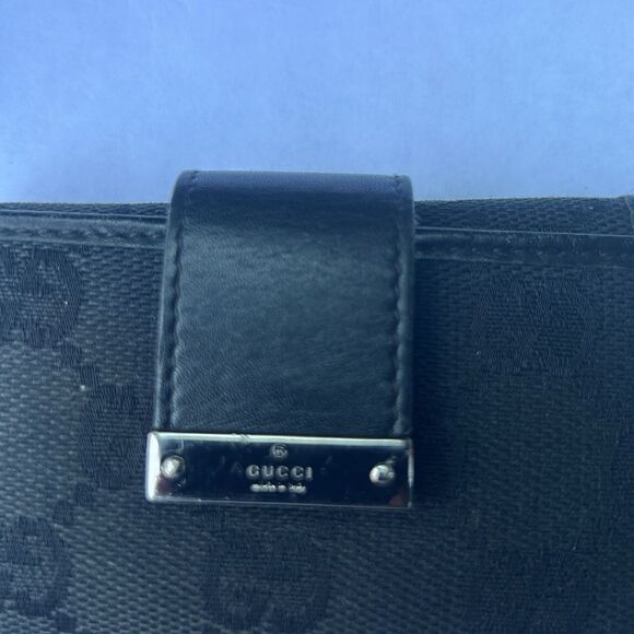 Authentic Vintage Gucci Black/Silver Keyholder - Picture 4 of 17